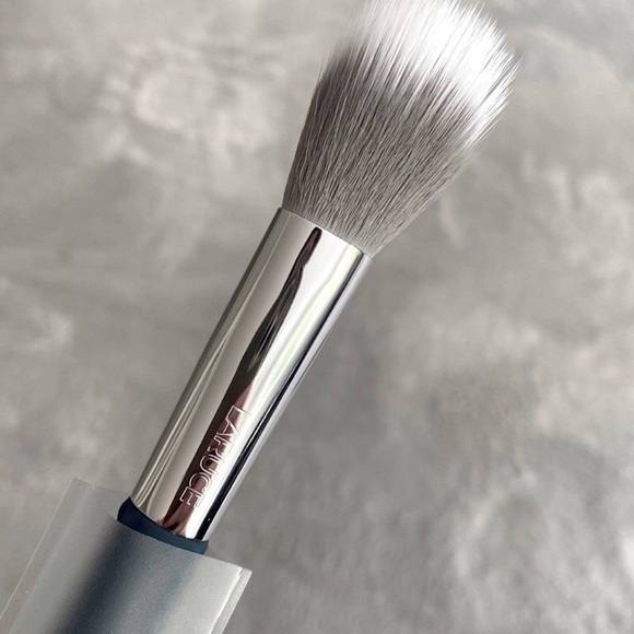 Laruce Professional Foundation and Angle (Highlighter) Brush Set​ - Picture 3 of 5